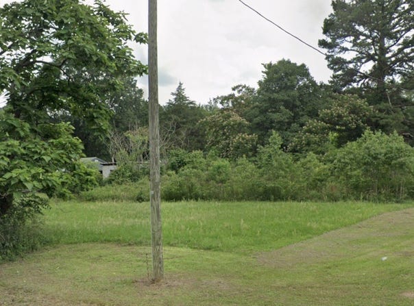 2202 E Avenue B, Hooks, TX 75561