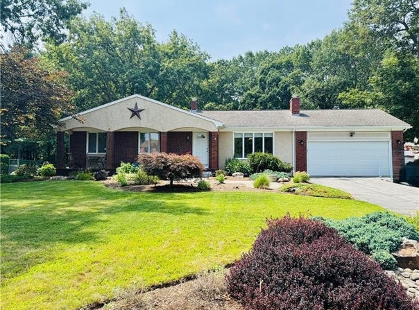 25 Beechnut Drive, Johnston, RI 02919