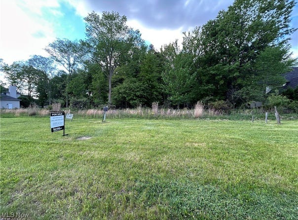 Loxley Drive, Richmond Heights, OH 44143