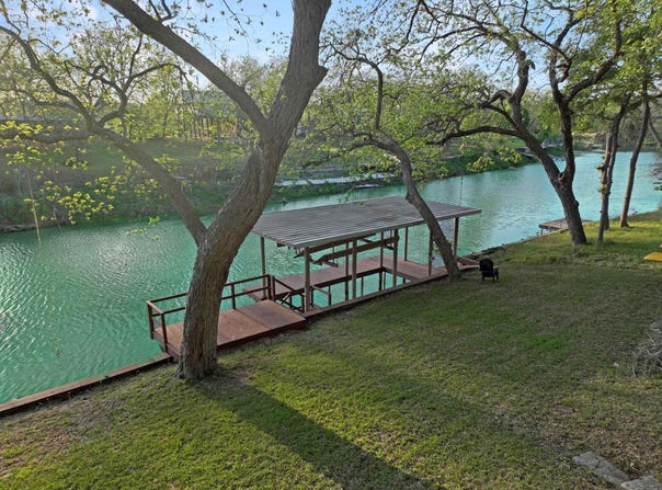 706 Gloria Drive, Seguin, TX 78155