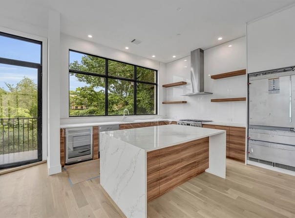 610 N Oak Cliff Boulevard, Dallas, TX 75208