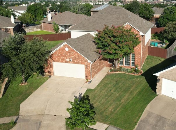 8824 Fayetteville Drive, Fort Worth, TX 76244