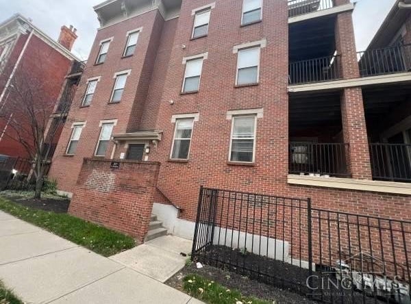207 E University Avenue, Cincinnati, OH 45219