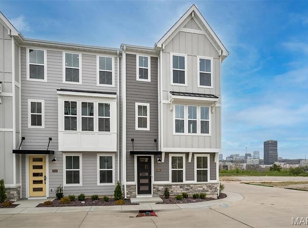 8904 Gateway Circle, Richmond Heights, MO 63144