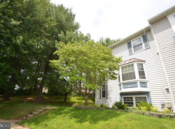 940 GAMING Square, HAMPSTEAD, MD 21074