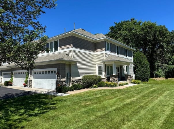 10530 Bay View Lane, Woodbury, MN 55129