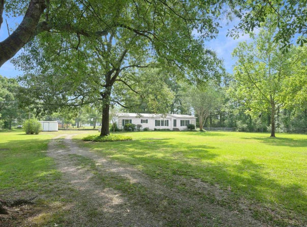 33382 Duff Rd, Walker, LA 70785