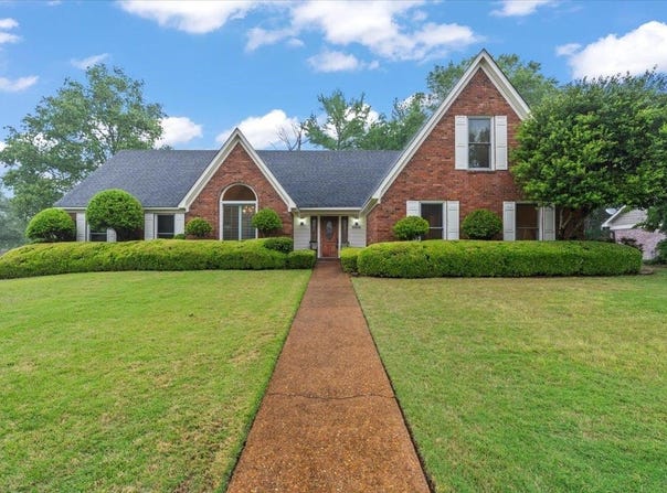 9400 MORNING WOODS, Memphis, TN 38016