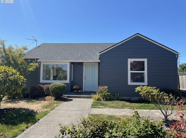 1699 PINE St, Florence, OR 97439