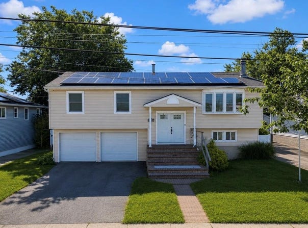 4065 Broadway, Island Park, NY 11558