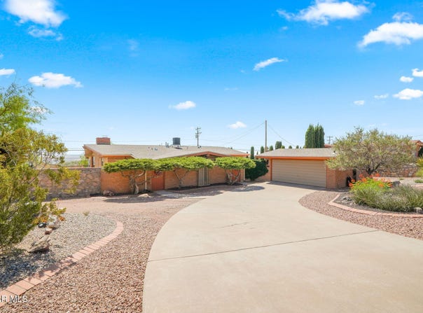 8200 TONTO Place, El Paso, TX 79904