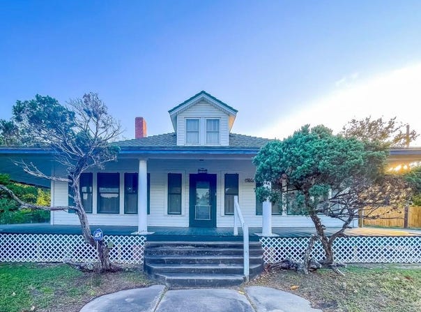 911 N Madison Ave, Beeville, TX 78102