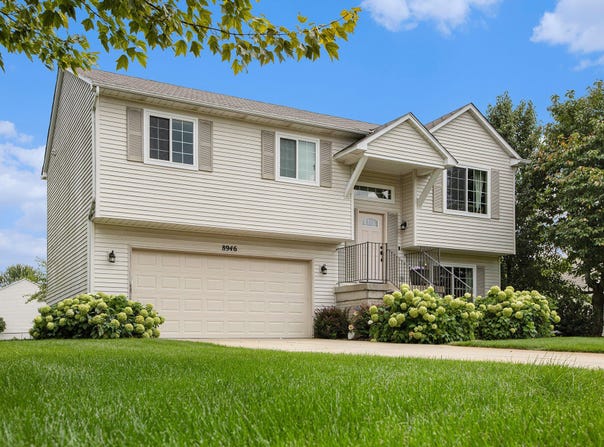 8946 Sunflower Drive, Whitmore Lake, MI 48189