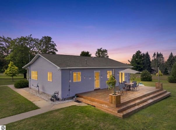 7530 N Richards Road, Lake City, MI 49651