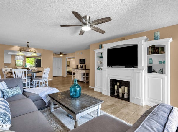 16739 E EL LAGO Boulevard, Fountain Hills, AZ 85268