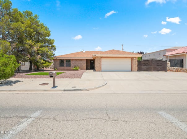 11433 PRATT Avenue, El Paso, TX 79936