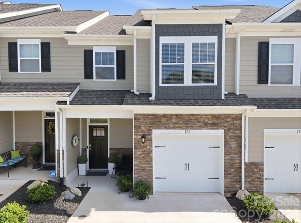 198 Creekview Road, Hendersonville, NC 28792