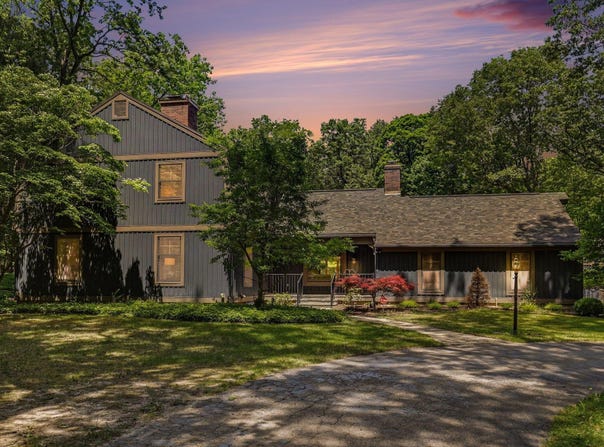 385 Greentree Lane NE, Ada, MI 49301