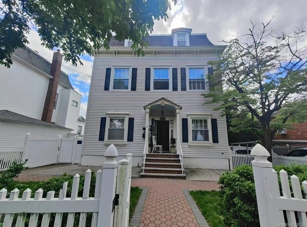 324 150th Street, Whitestone, NY 11357