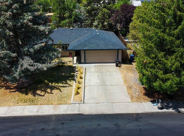 2650 SW Fissure Loop, Redmond, OR 97756
