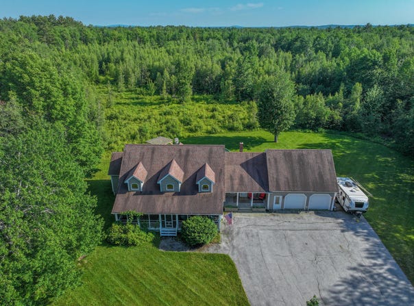 78 Lakeview Road, Glenburn, ME 04401