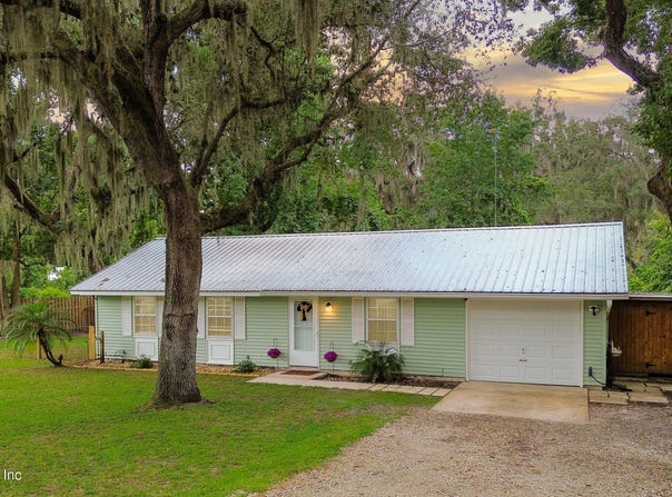 112 RIVER RD Drive, Palatka, FL 32177
