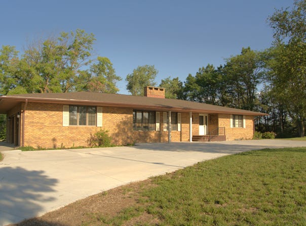 829 HWY 281, Red Cloud, NE 68970