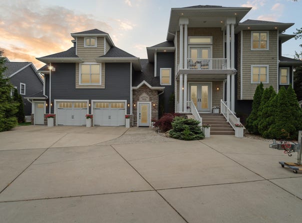 9021 Portage Road, Portage, MI 49002