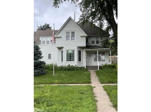 18 Cedar Street, Schleswig, IA 51461