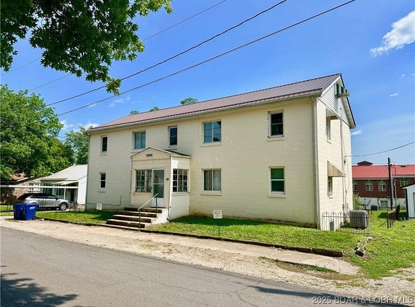 200 E Williamson Street, Versailles, MO 65084