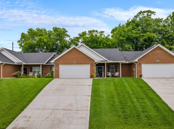 1032 Patriot Hills Drive, Dandridge, TN 37725