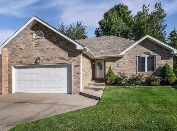 1645 W Swallow Street, Springfield, MO 65810