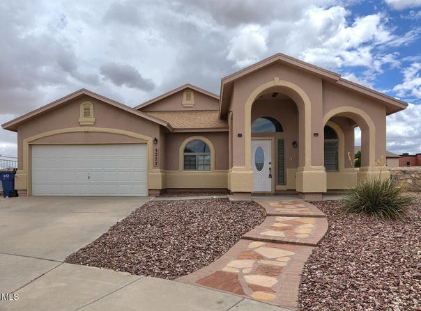 3225 EMERALD POINT Drive, El Paso, TX 79938