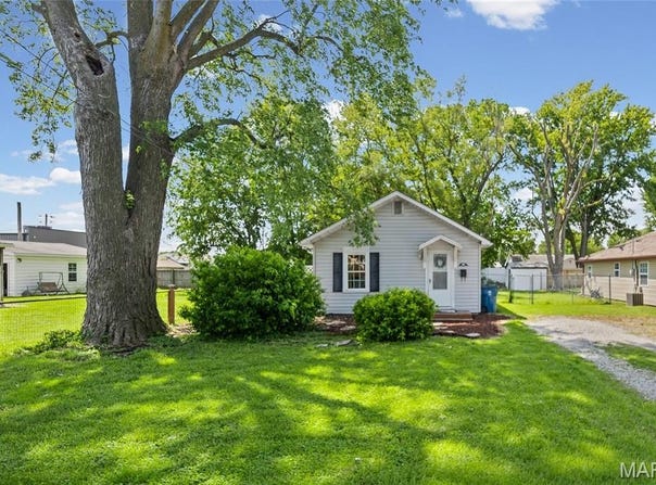 570 Shellview Street, Bethalto, IL 62010