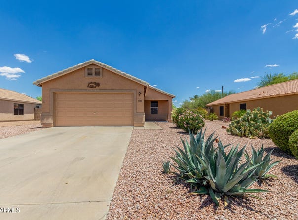 1180 W ROSAL Avenue, Apache Junction, AZ 85120