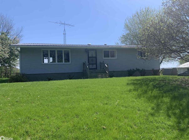 2143 Meekers Landing Road, Oakville, IA 52646