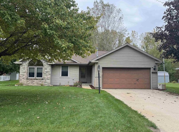 4346 N Westerner Winds Drive, Warsaw, IN 46582-7676