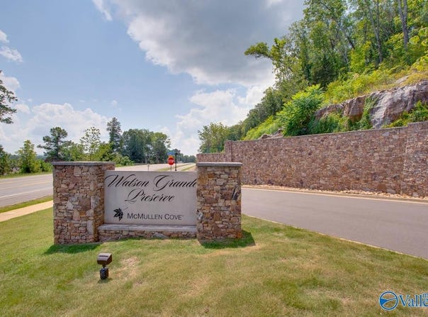2 Watson Grande Way, Owens Cross Roads, AL 35793