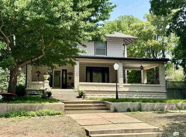 421 Lane Street, Clay Center, KS 67432