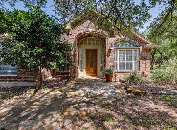 203 Stirrup DR, Dripping Springs, TX 78620