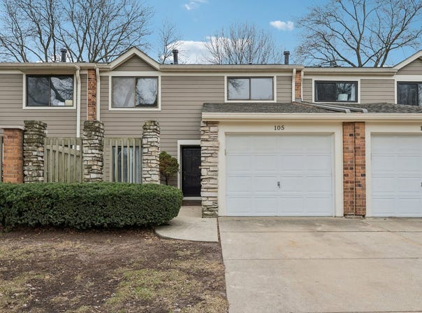 105 W Dover Drive, Mount Prospect, IL 60056