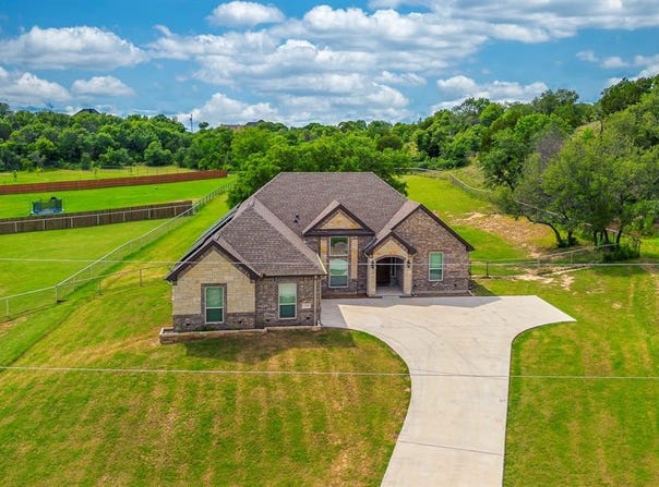 1212 Mary Ellis Drive, Springtown, TX 76082