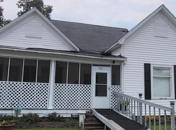 303 Central Street, Belzoni, MS 39038