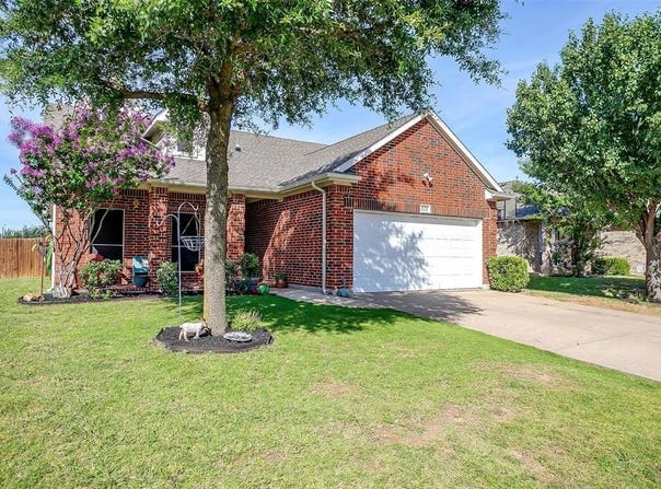1121 Mourning Dove Drive, Burleson, TX 76028