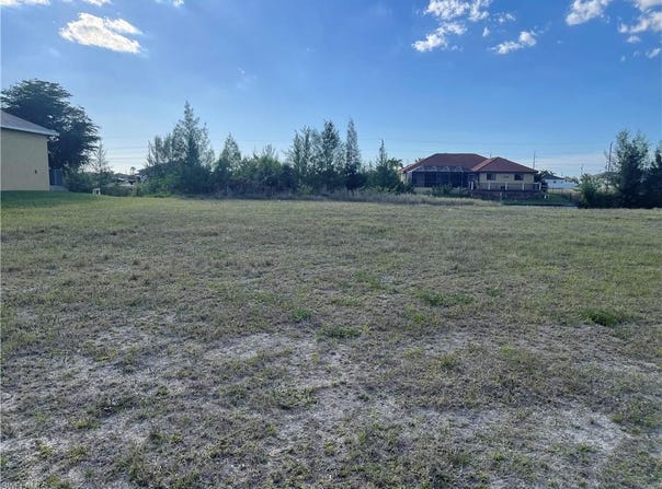 912 NE 1st Pl lot: 9, CAPE CORAL, FL 33909