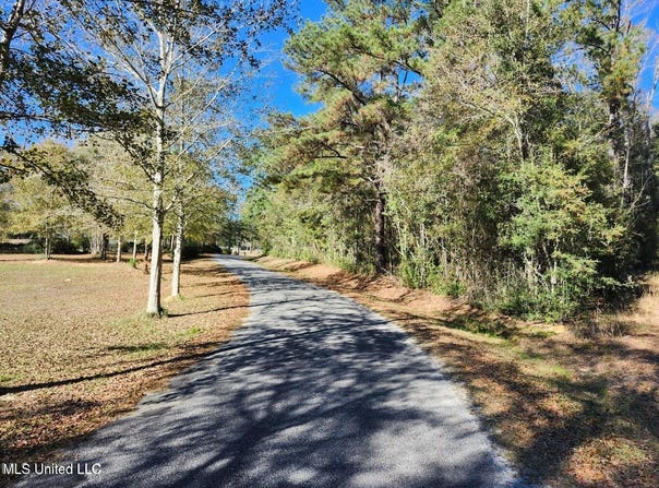 Nhn Hoda Road, Kiln, MS 39556