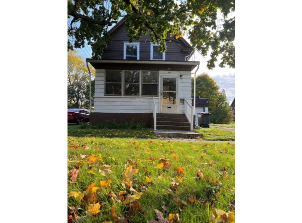 611 Steward Avenue, Jackson, MI 49202