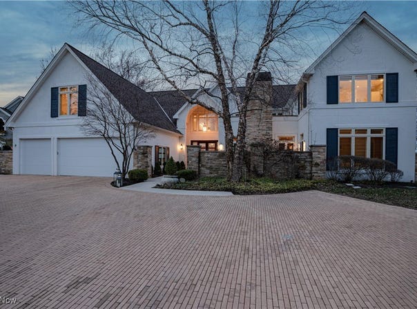 19486 Frazier Drive, Rocky River, OH 44116