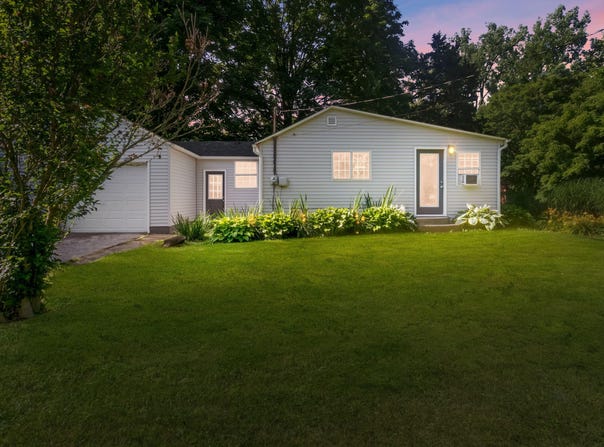 8151 S Scottdale Road, Berrien Springs, MI 49103
