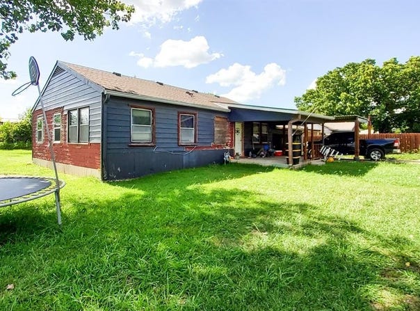 503 S Charles Street, Elm Mott, TX 76640